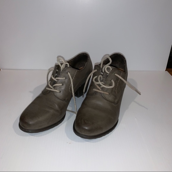 Madeline Girl Weathered Grey 2 Inch Ankle Heels Size 8.5 - Picture 2 of 5